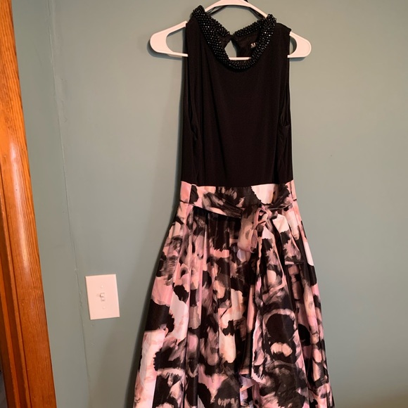 High low dress - Picture 1 of 4